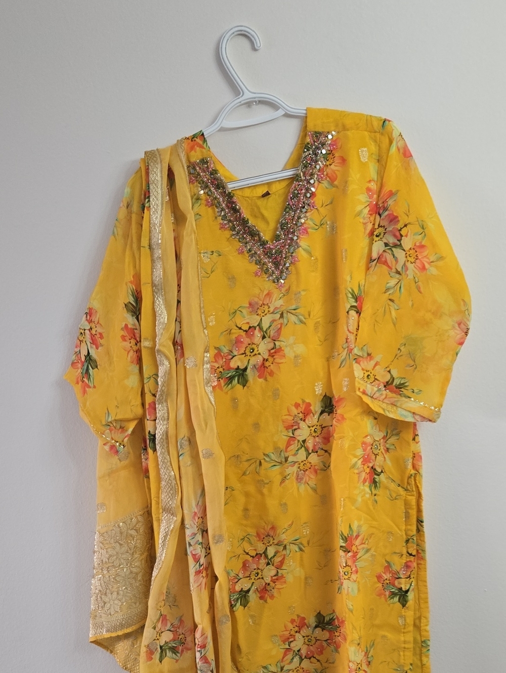India Formal Dress With Pants And  Dupatta
